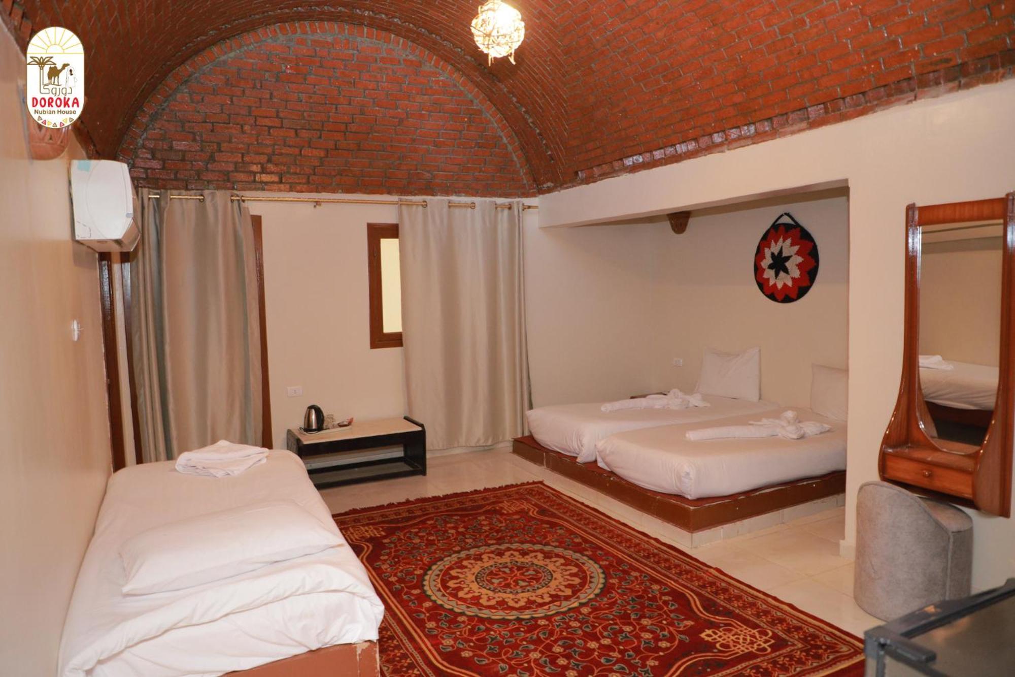 Doroka Nubian House Hostel Aswan Bagian luar foto