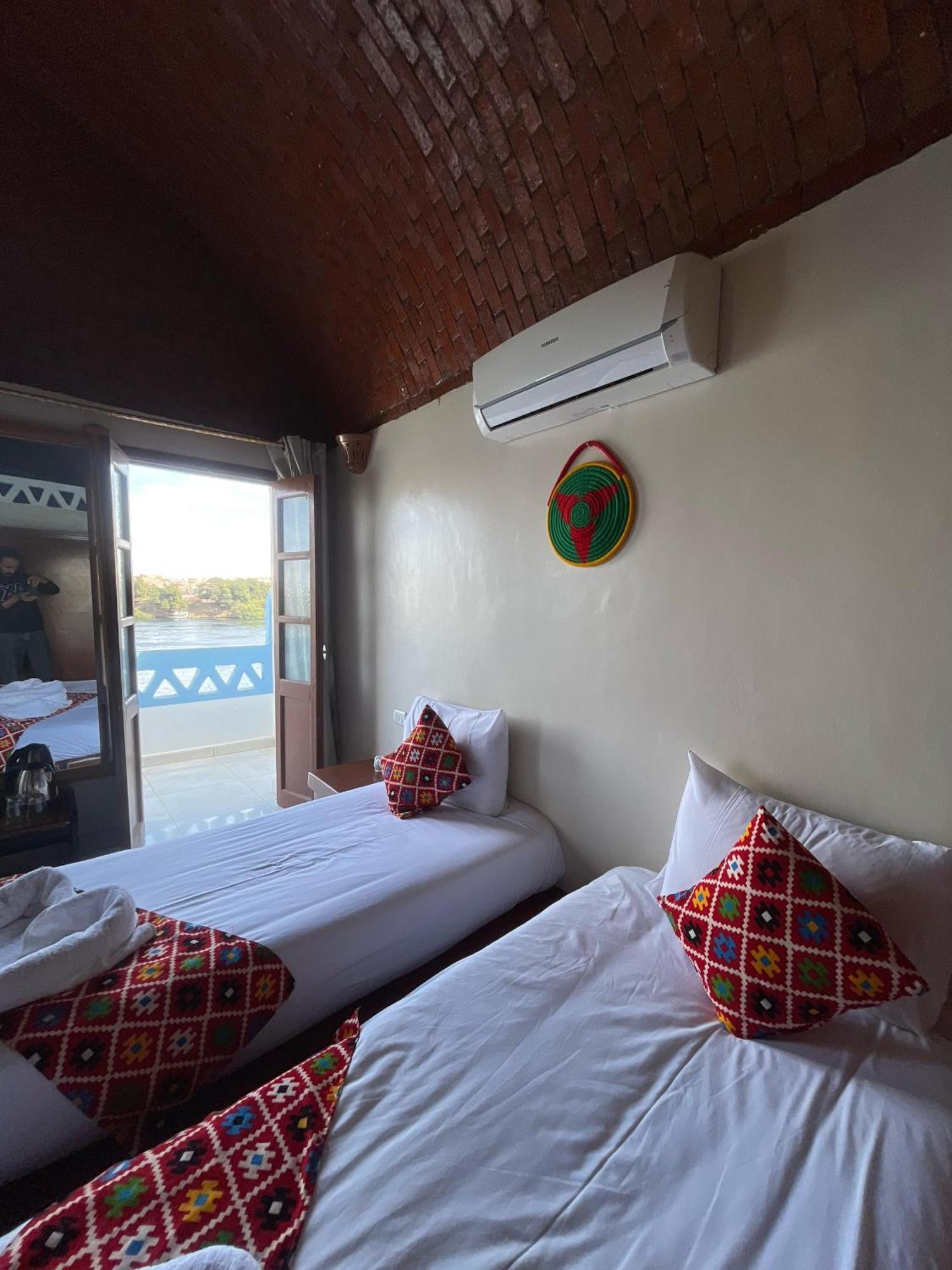 Doroka Nubian House Hostel Aswan Bagian luar foto